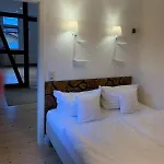 Appartment 5